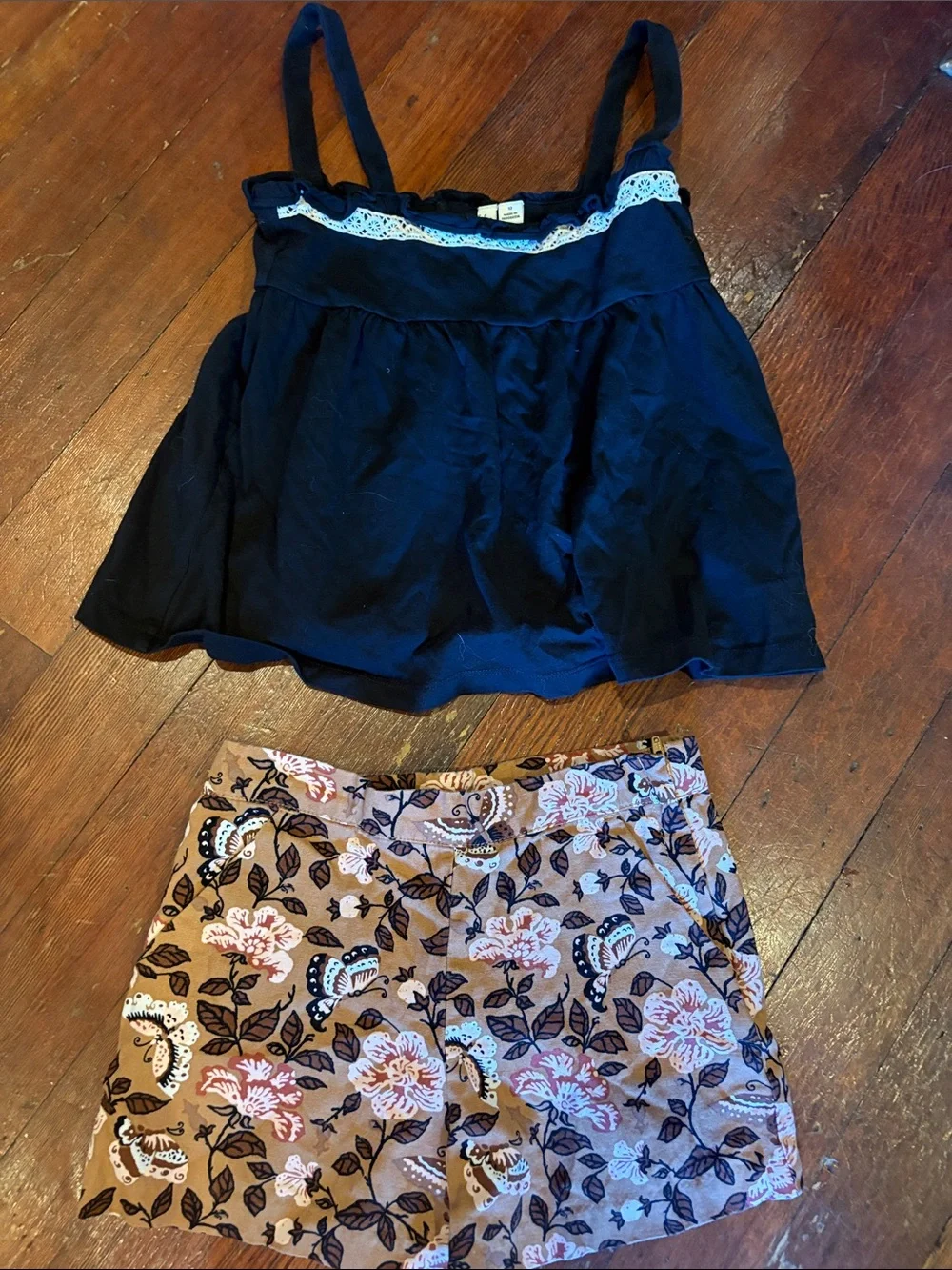 Janie and Jack Black Lace-Trim Tank & Floral Tan Shorts